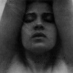 Con los brazos en alto, Edward Weston